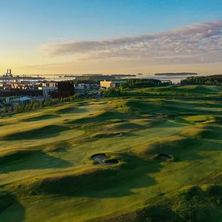 Spacious Family Apt By Metro, Beach, Shopping Centre, Golf, Parks 赫尔辛基