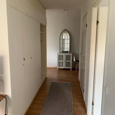 Hotelli Spacious Family Apt By Metro, Beach, Shopping Centre, Golf, Parks Helsinki