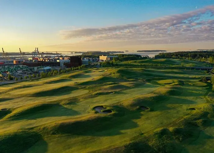 Spacious Family Apt By Metro, Beach, Shopping Centre, Golf, Parks Helsinky